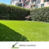 Installazione di erba sintetica Londra Eco Design 30: prato ecologico, traspirante e ideale per cani di piccola taglia. Soluzione accessibile con un effetto naturale e curato.